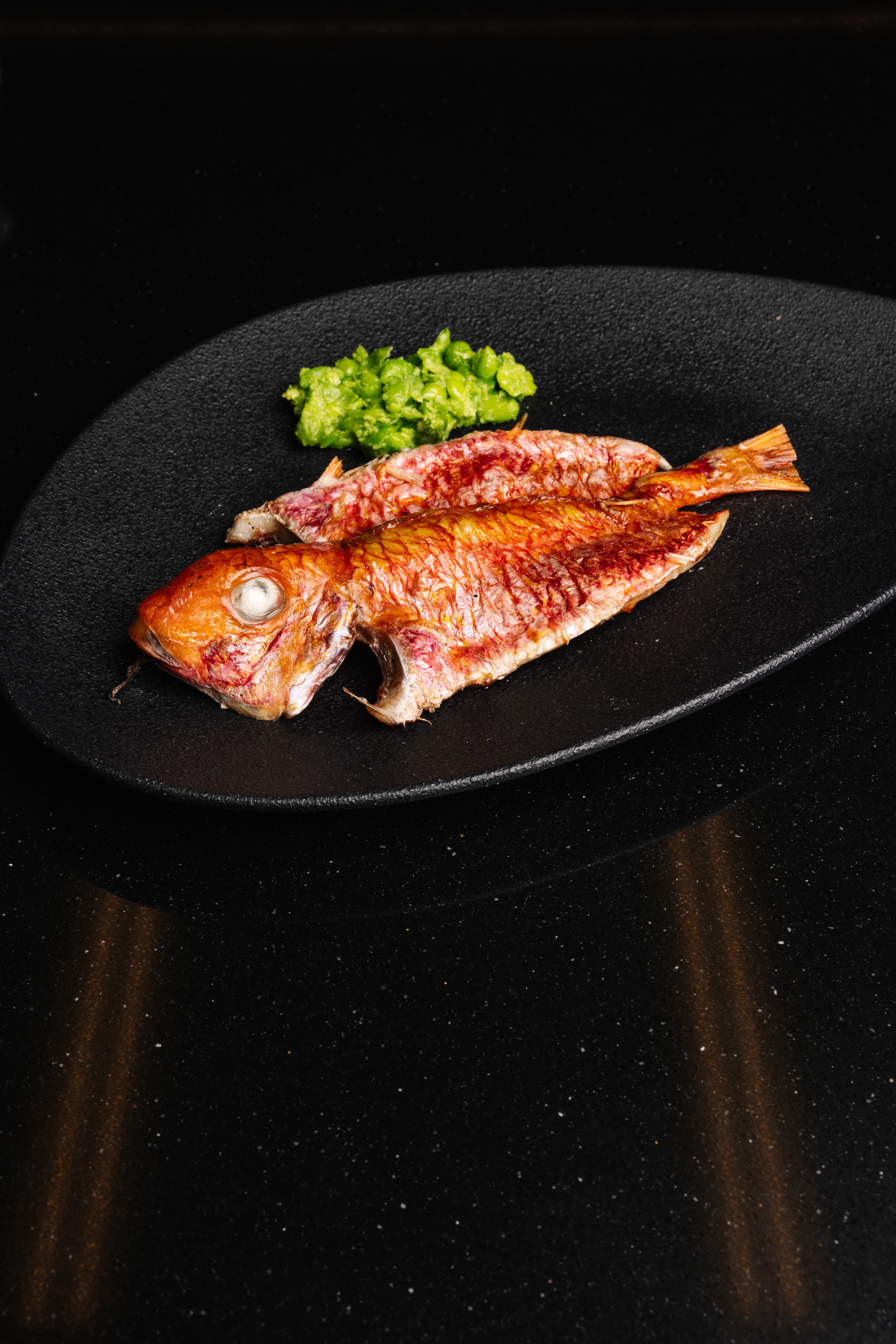 Red mullet and green pea sauce